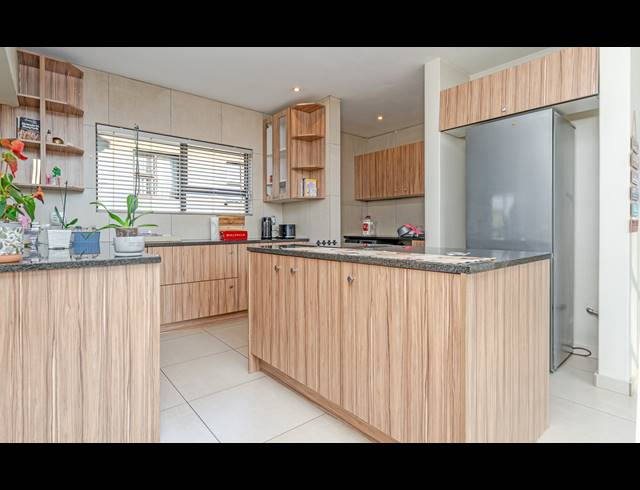3 BEDROOM HOUSE FOR SALE IN BARBEQUE DOWNS